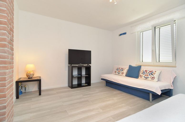 Bedroom 2, Apartment 1648, Poreč