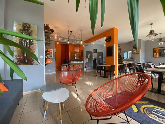 Others 3, Rev Hotel, Hérault