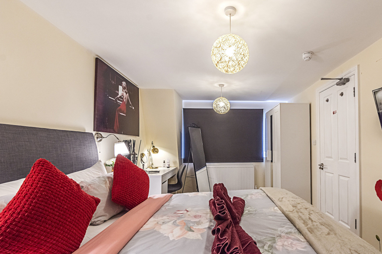 Bedroom 4, Greyhound Road Rooms, London