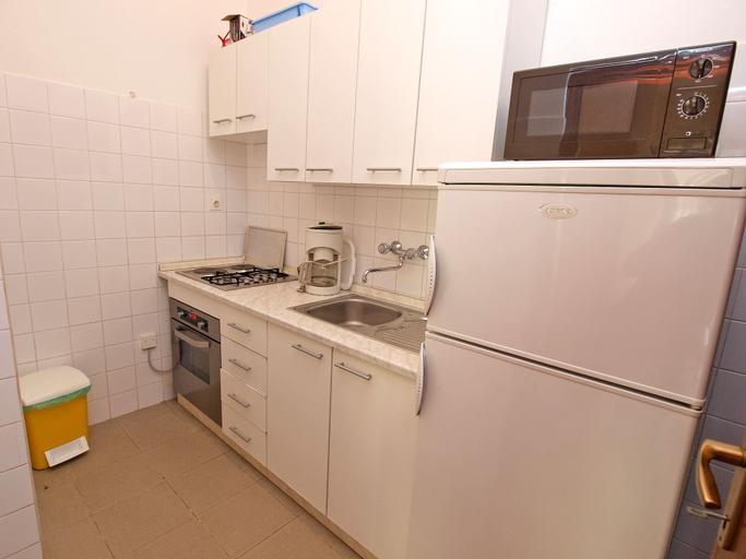 Others 5, Apartment 894, Medulin