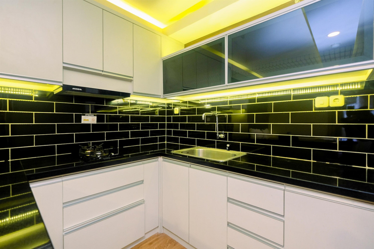 Others 2, Elegant and Comfy Studio Amethyst Apartment By Travelio, Central Jakarta