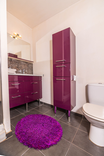 Bathroom 4, Le Mazagran, Drôme