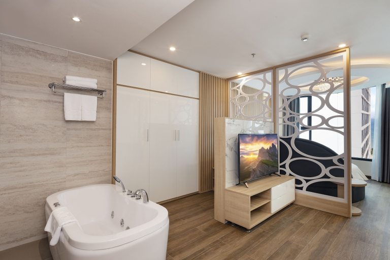 Bathroom 5, Lucky Sun Hotel, Nha Trang