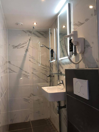 Bathroom 5, Facade Hotel Amsterdam, Amsterdam