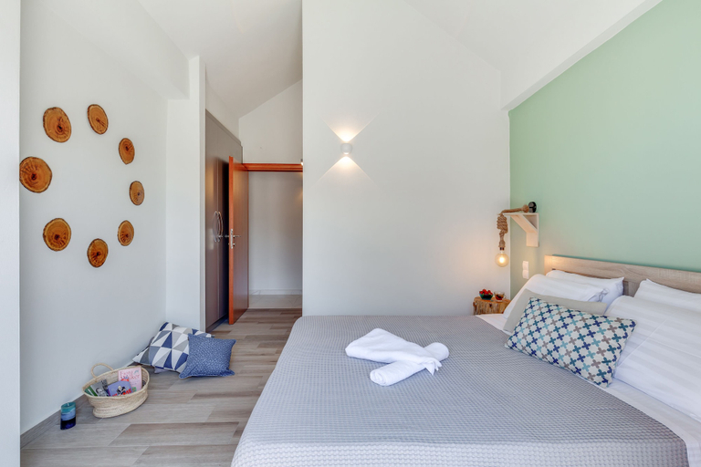Bedroom 3, Ikia Aretousa, Crete