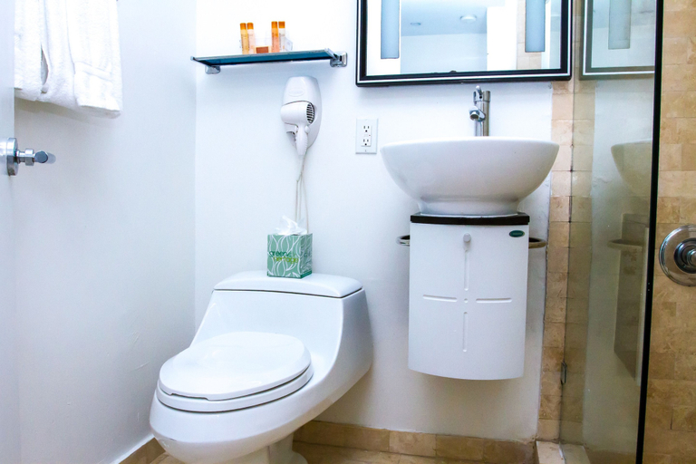 Bathroom 4, Dorchester Hotel, Miami-Dade