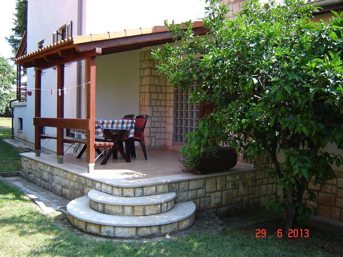 Others 4, Apartment 845, Medulin
