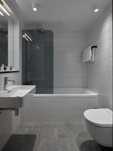 Bathroom 4, Radisson Blu Caledonien Hotel, Kristiansand, Kristiansand