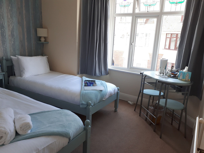 Bedroom 2, Trentham House, Torbay