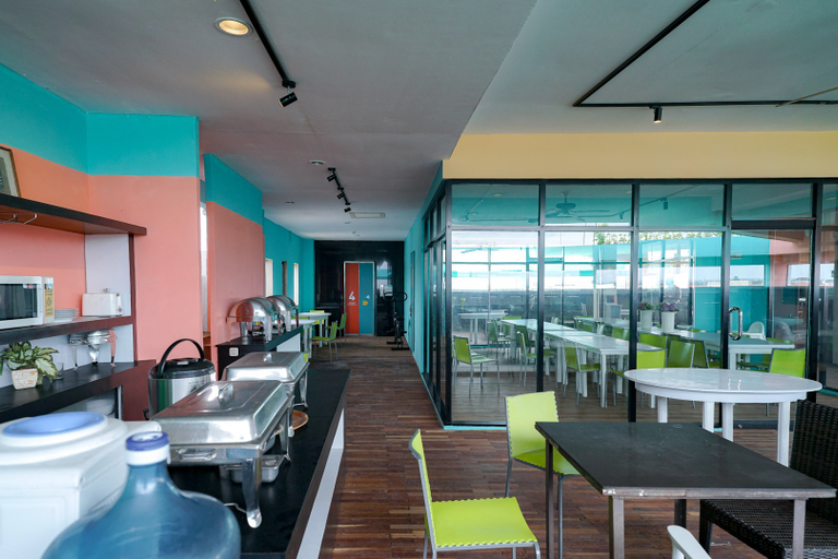 Food & Drinks 3, Sans Sunset Point Seminyak, Badung