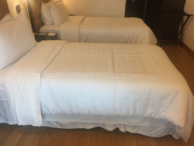 Bedroom 3, Four Points by Sheraton Vadodara, Vadodara