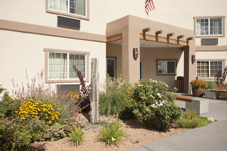 Exterior & Views 2, Econo Lodge Inn & Suites Santa Fe South, Santa Fe