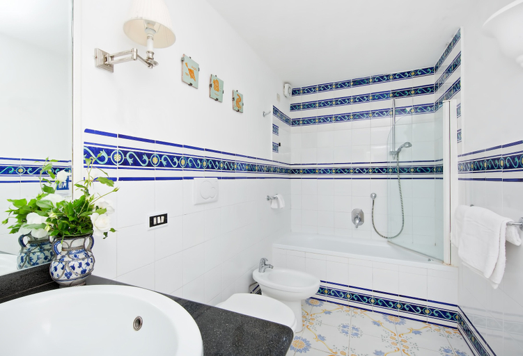 Bathroom 4, IL Giardino Dell'Arte - Guest House, Napoli