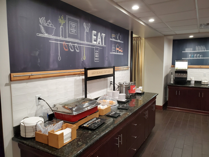 Food & Drinks 5, Hampton Inn & Suites Dayton-Airport, Montgomery