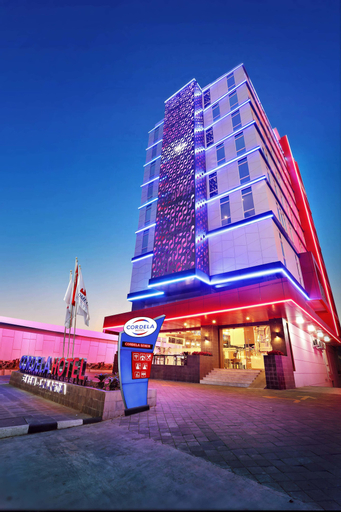 Exterior & Views 27