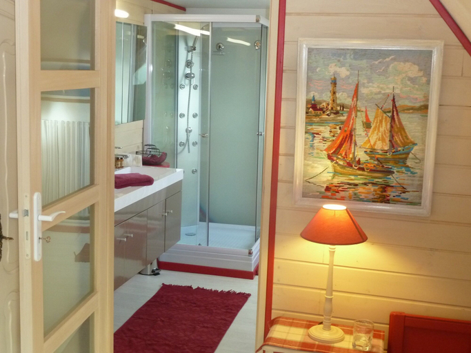 Bedroom 5, Les Bruyères du Mont, Manche