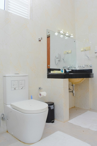 Bathroom, Pearl White Palace, Udunuwara