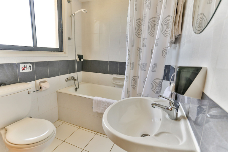 Bathroom 5, Tavros Hotel Apartments