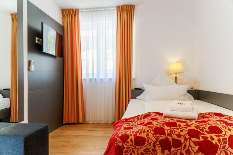 Bedroom 4, Bodensee-Hotel Kreuz, Bodenseekreis