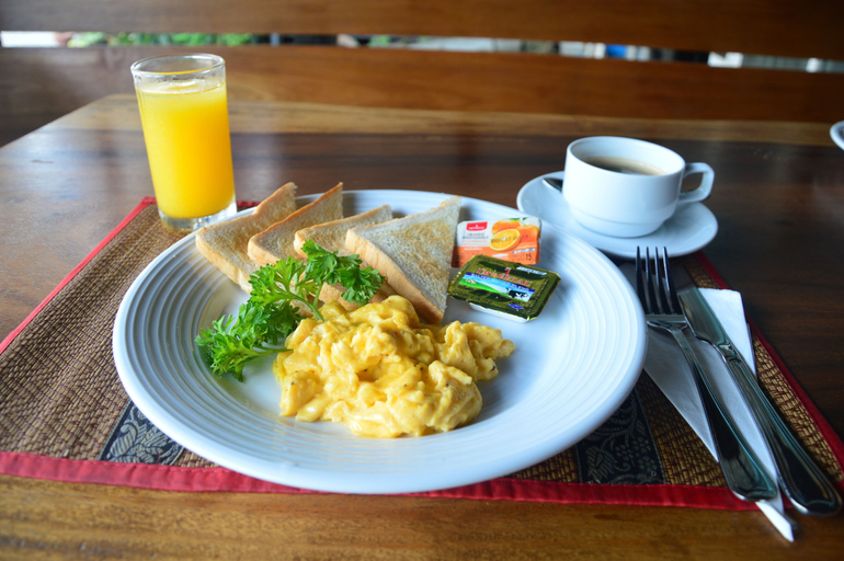 Food & Drinks 5, Living Room Guesthouse, Mueang Krabi