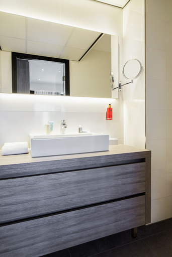 Bathroom 4, Adagio Amsterdam City South, Amstelveen
