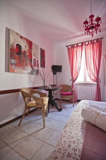Bedroom 4, Abbraccia Morfeo, Rome