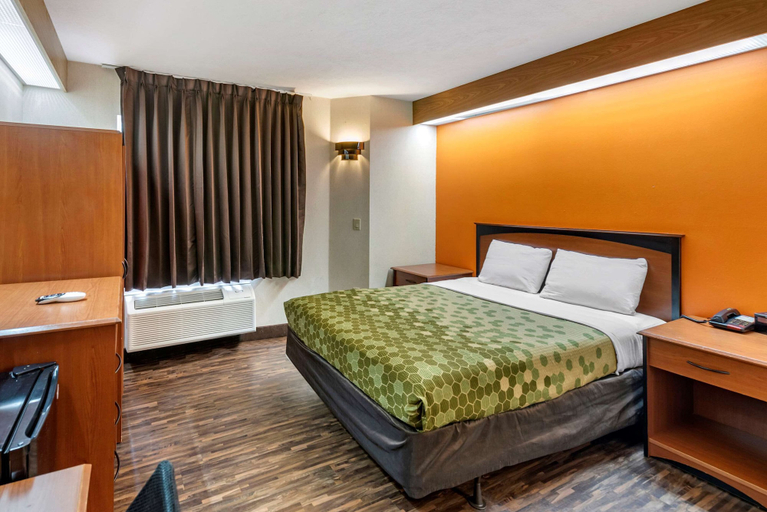 Bedroom 4, Econo Lodge North Academy, El Paso