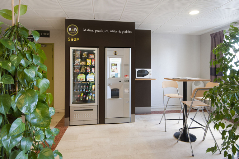 Food & Drinks 5, B&B HOTEL Lyon Grand Stade Meyzieu, Rhône