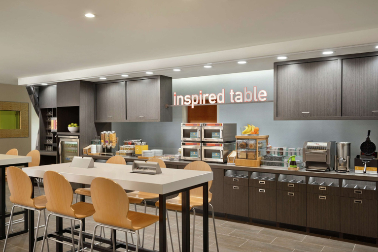 Food & Drinks 5, Home2 Suites by Hilton Leavenworth Downtown, Leavenworth