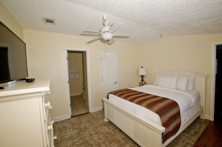 Bedroom 3, Desoto Beach Terraces, Chatham