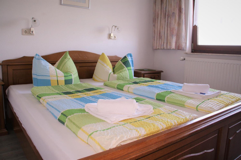 Bedroom 3, Hotel Waldschlösschen, Wartburgkreis