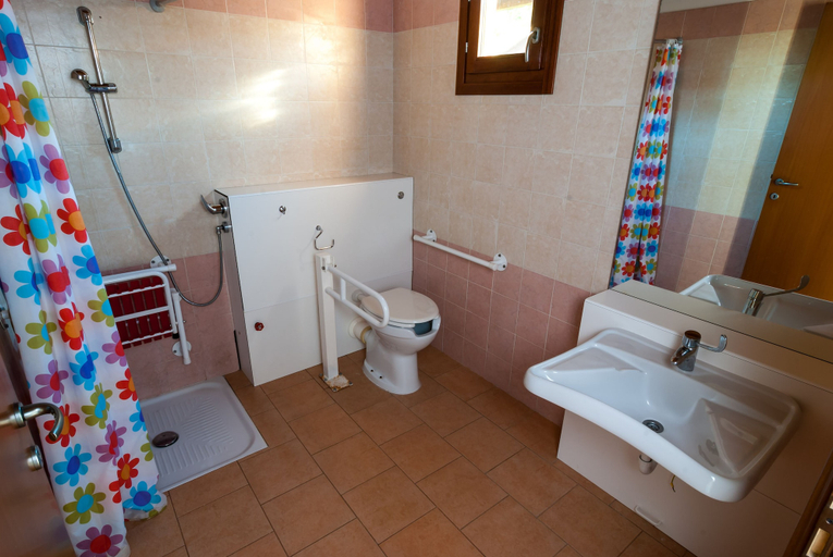 Bathroom 3, Villaggio Cà Laguna, Gorizia