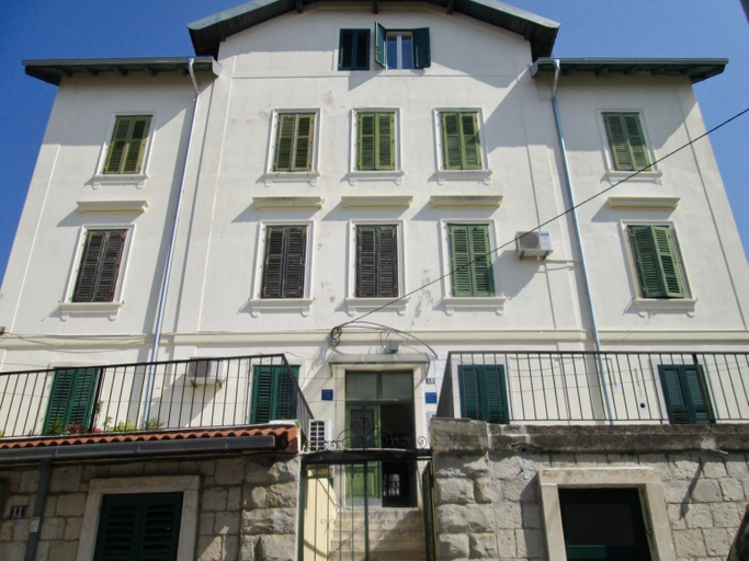 Exterior & Views 2, En-suite Iris on Rokova Street, Split