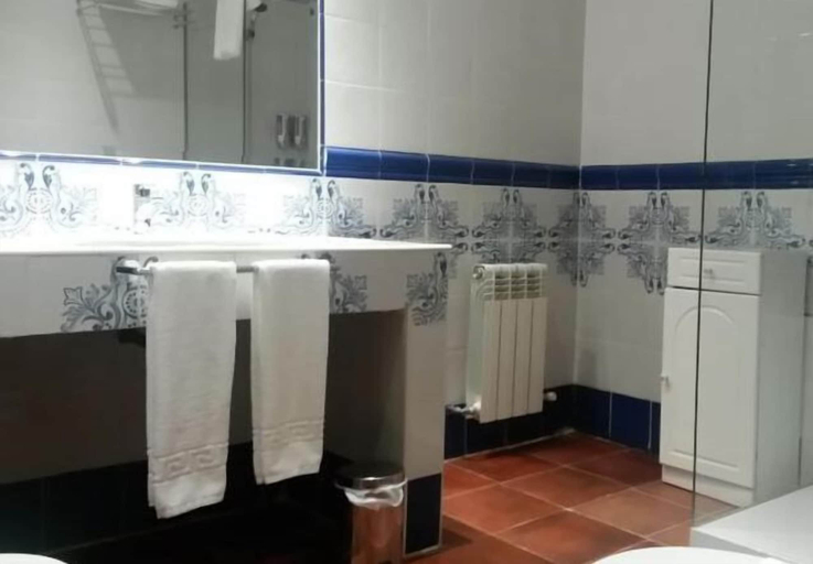 Bathroom 5, Palacio De Monjaraz, Ávila