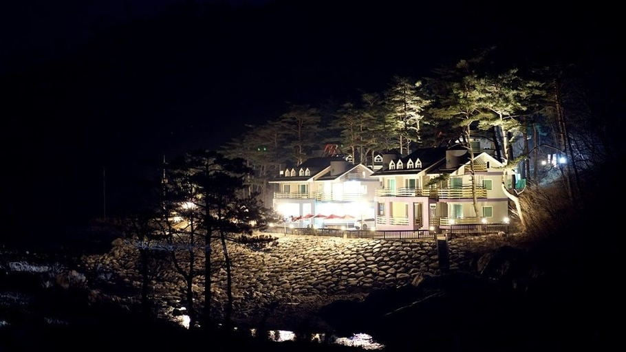 Exterior & Views 2, Royaltree Pension, Yangyang