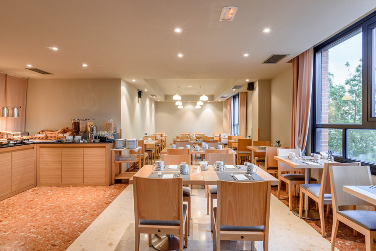 Food & Drinks 5, Apartahotel Exe Campus San Mamés, León