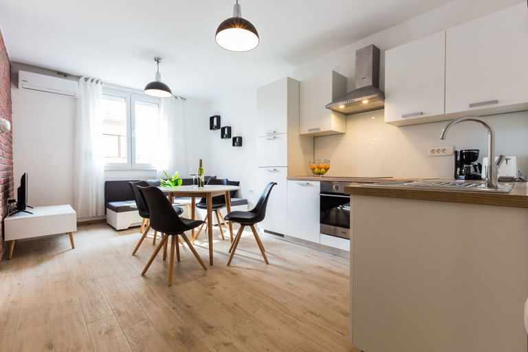 Others 5, Deluxe Apartment near Bridge, Zadar