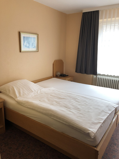 Bedroom 2, Landgasthaus Zur Linde, Northeim