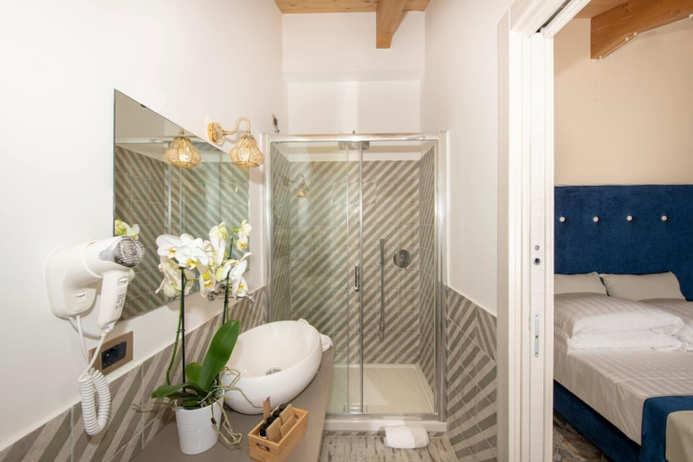Bedroom 3, DON GIULIO LUXURY ROOMS jacuzzi, Napoli
