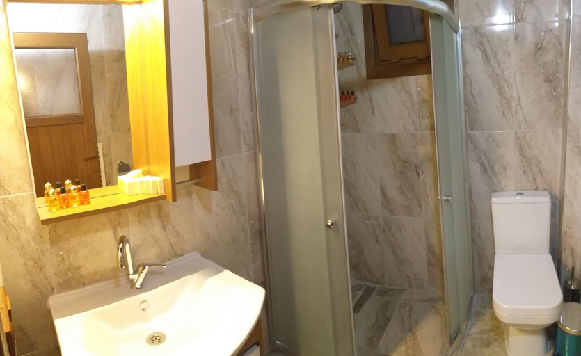 Bathroom 5, Dilek Suit & Cafe, Çaykara