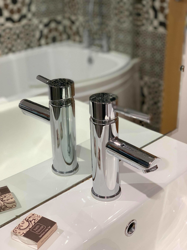 Bathroom 4, The Wheatsheaf Inn, Cumbria