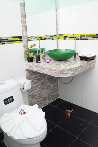 Bathroom 4, Thalane Palm Paradise Resort, Mueang Krabi