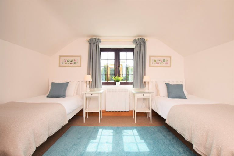 Bedroom 2, Byre Cottage, Devon
