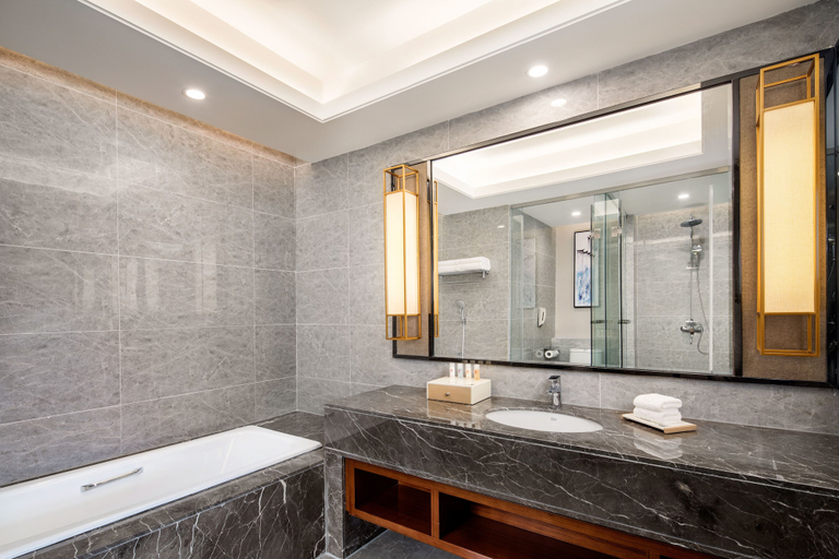 Bathroom 5, Ramada by Wyndham Wuhan Hanyang, Wuhan