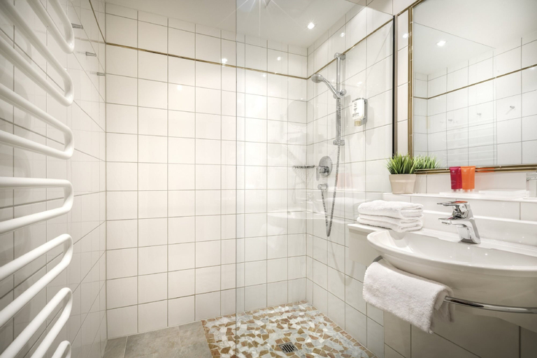 Bathroom 5, Valamar Obertauern Hotel, Sankt Johann im Pongau