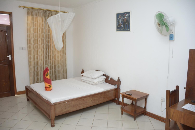 Bedroom 2, Keys Hotel Mbokomu Branch, Moshi Urban