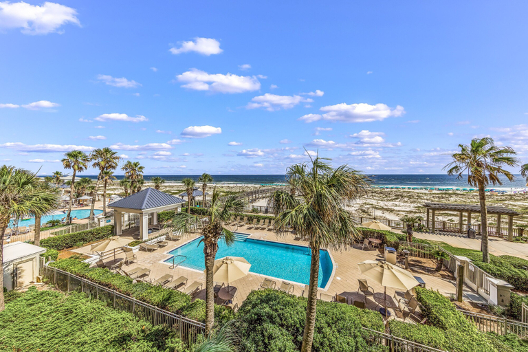 Others 1, Beach Club 708D, Baldwin