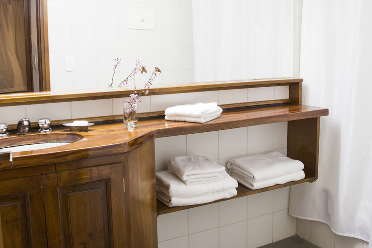Bathroom 5, Rincon de los Andes Resort, Lacar