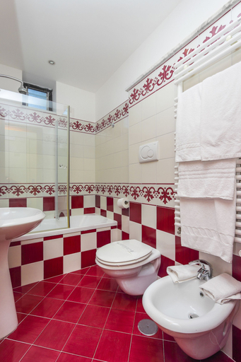 Bathroom 5, Hotel Bonadies, Salerno