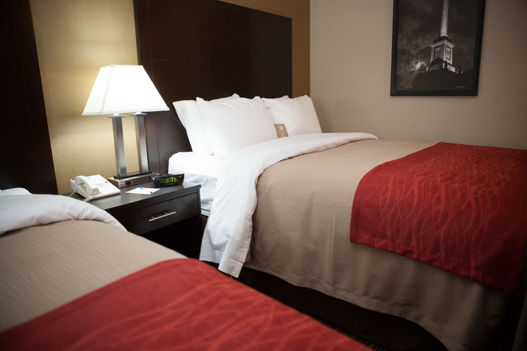 Bedroom 4, Comfort Inn, Niagara
